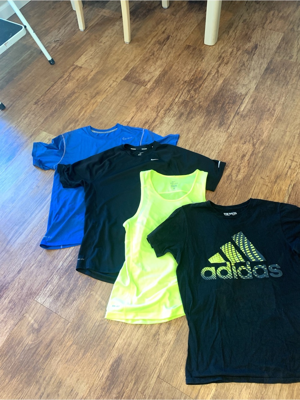 Lot of 4 men’s size medium sport leisure tee’s